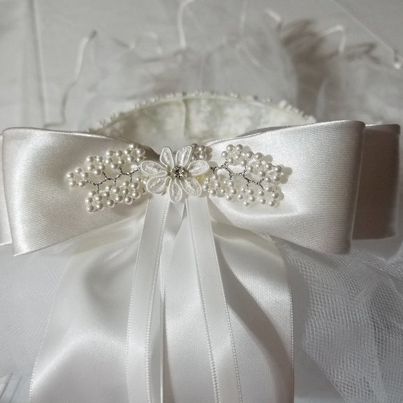 First Communion Flower Girl Veil attached to comb, flowers, pearls 22" long NIP - Picture 4 of 6